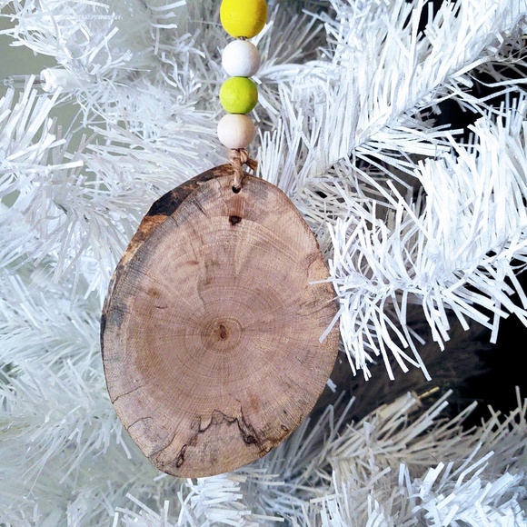 HAND CRAFTED SPRING/EASTER BEADED WOOD ORNAMENT/TIERED TRAY DECOR/RABBIT DECOR - Picture 4 of 4